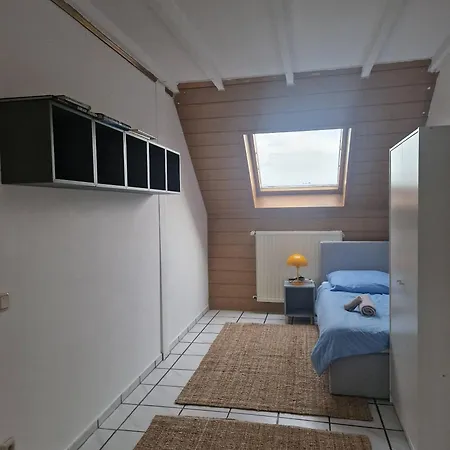 Duplex With Patio Near Exhibition/messe דירה קלן