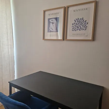 Duplex With Patio Near Exhibition/messe *