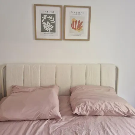 Duplex With Patio Near Exhibition/messe דירה