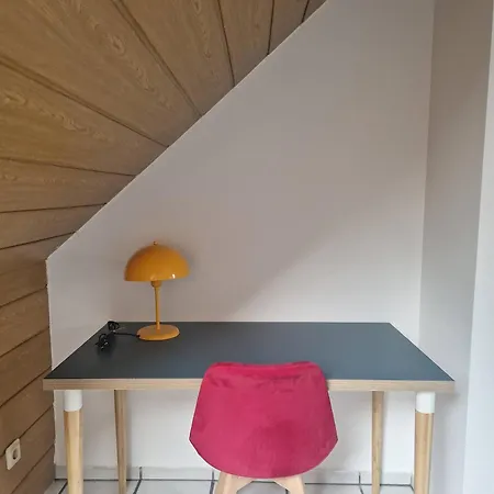 Duplex With Patio Near Exhibition/messe Apartmán