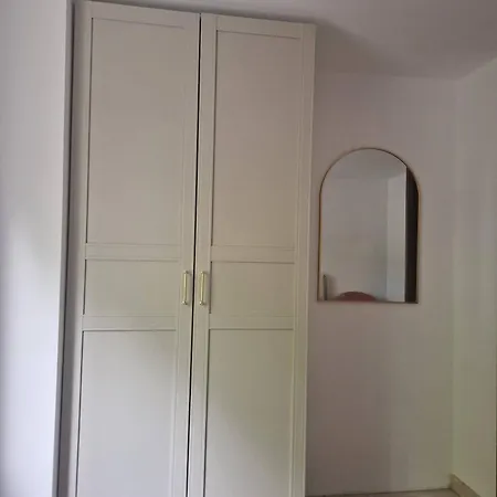Duplex With Patio Near Exhibition/messe