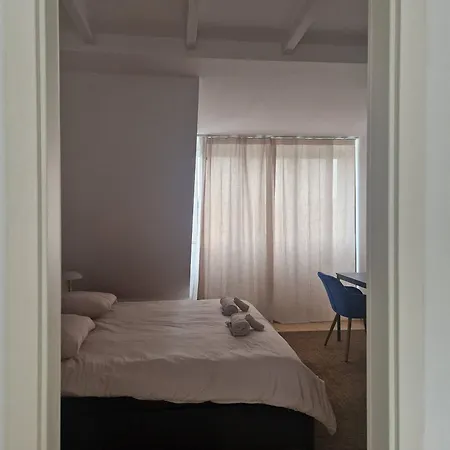 Duplex With Patio Near Exhibition/messe Apartmán *