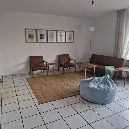 Duplex With Patio Near Exhibition/messe דירה *